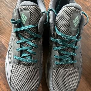 Columbia athletic shoes